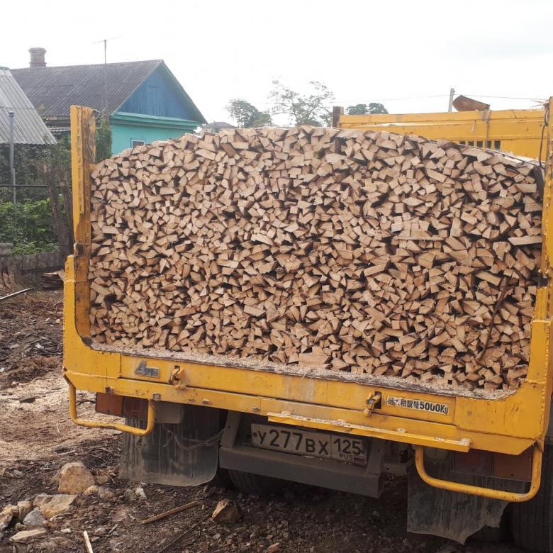 Купить дрова с доставкой в Выборгский район: аккуратная укладка