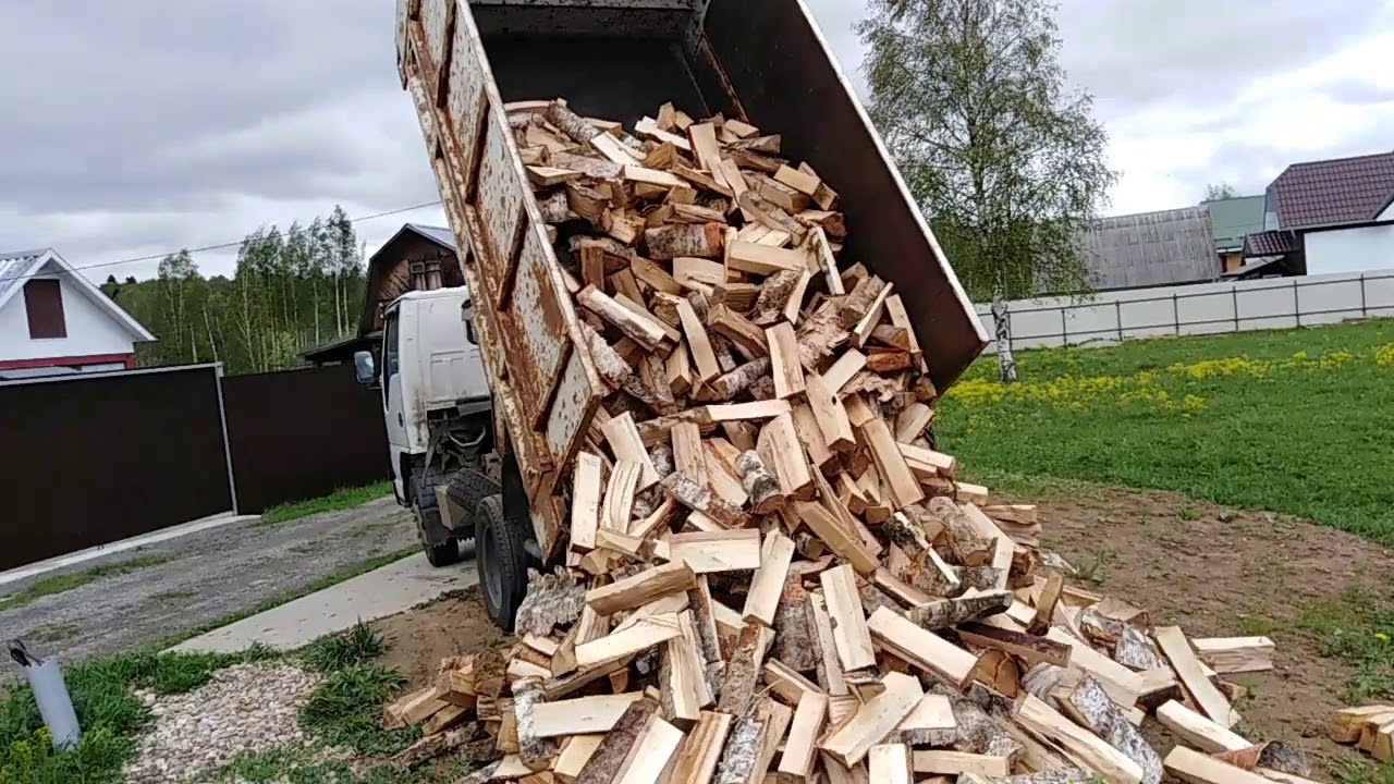 Доставка колотых сухих дров в Ленинградскую область